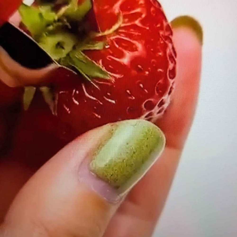 Red Strawberry Huller with Green Handle - Picture 2 of 2